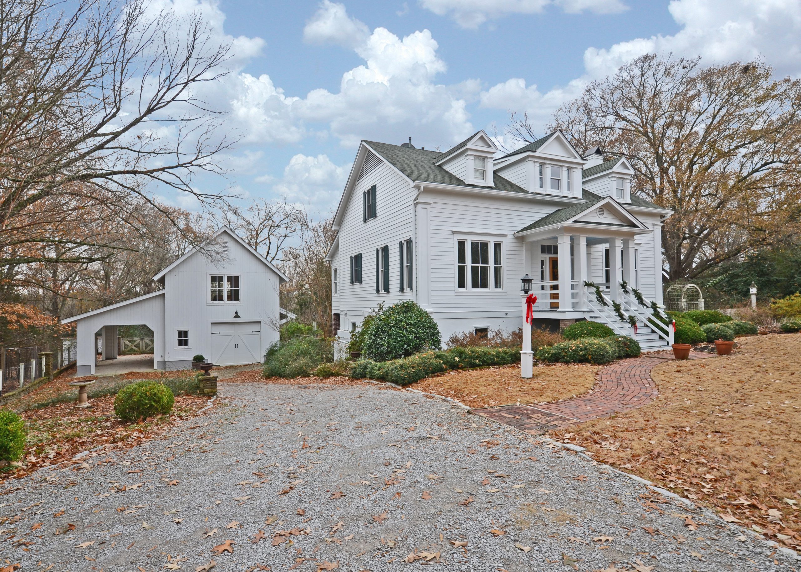 Farmhouse & Carriage House