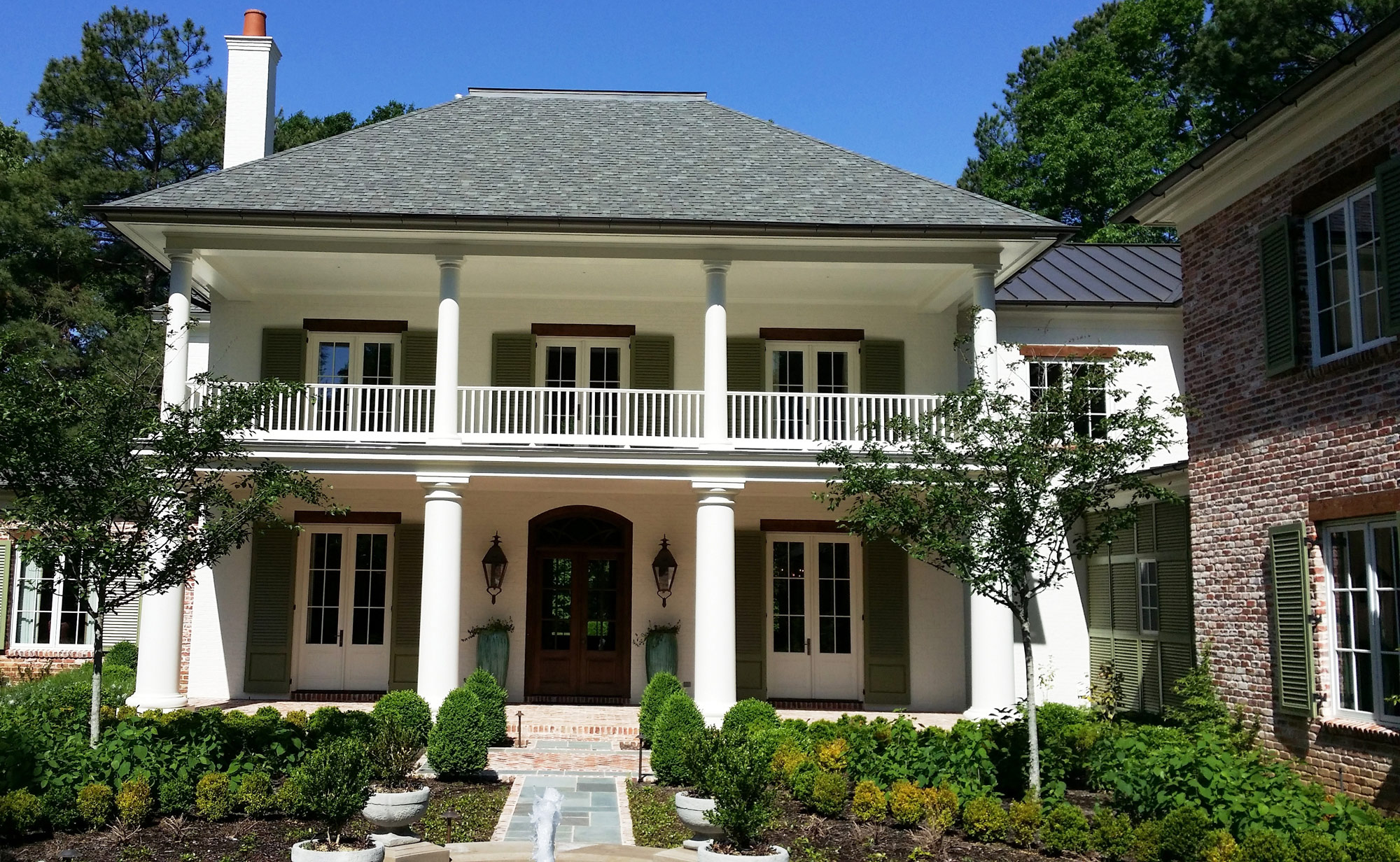 Courtyard Manor